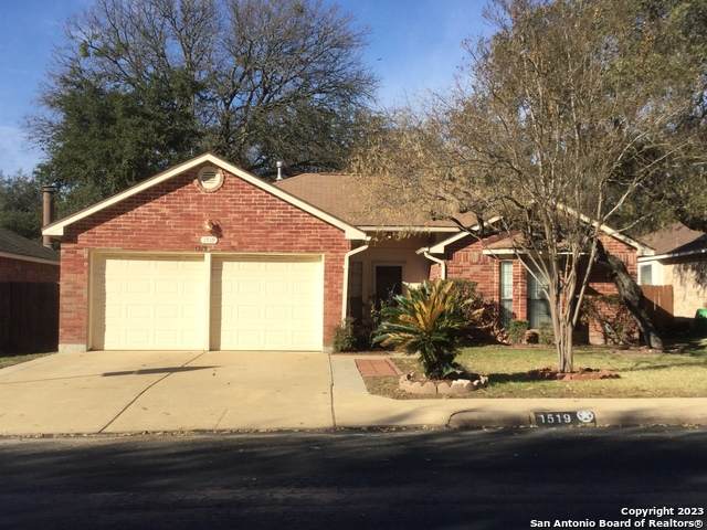 1519 Saxonhill Dr - Photo 1