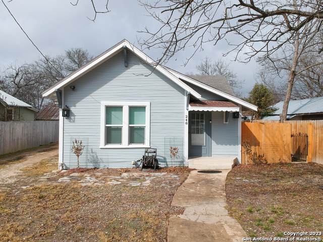 248 Travis St - Photo 1