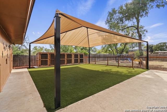 401 Bluebonnet Ave - Photo 1