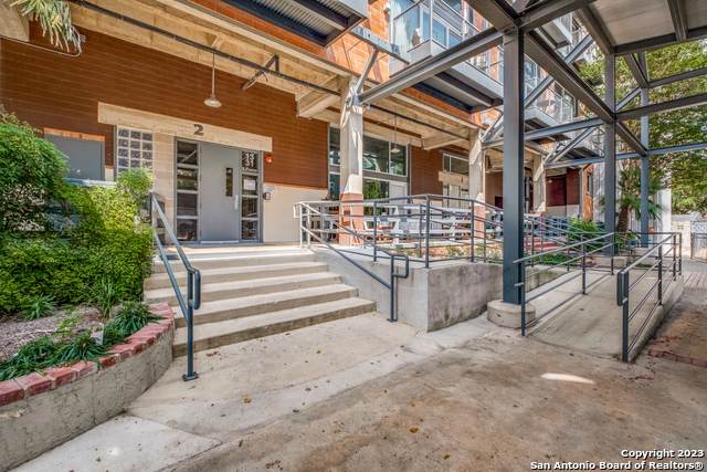 1331 Flores St - Photo 1