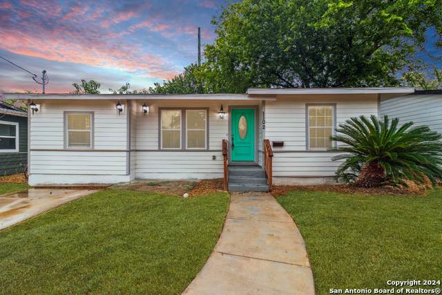 1102 Onslow - Photo 1