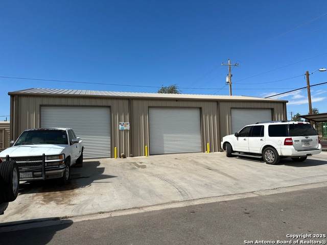 205 Spring St - Photo 1