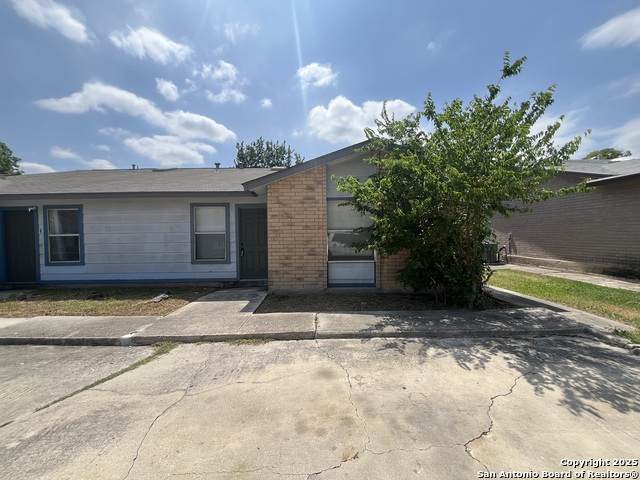 5525 Lochmoor - Photo 1