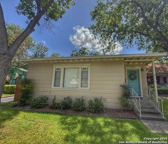 460 Comal Ave - Photo 1