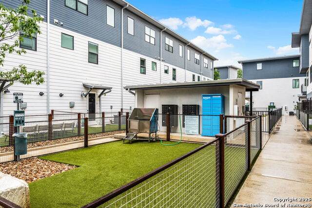 1208 Academy - Photo 1