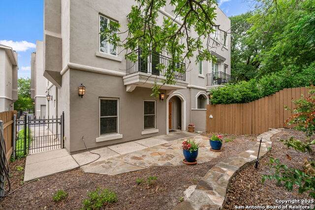 225 Mulberry - Photo 1