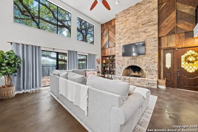 702 California - Photo 1