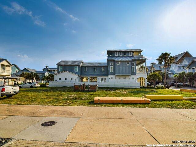 153 Sunrise Avenue - Photo 1