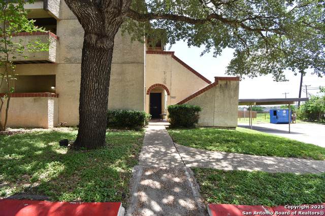 6100 Woodlake Pkwy - Photo 1