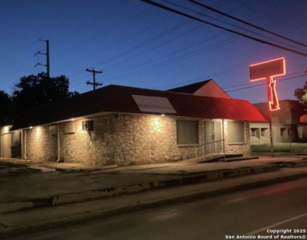 601 Cupples Rd - Photo 1