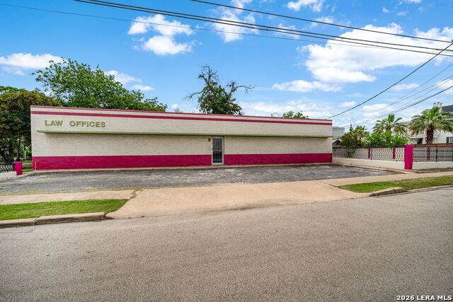 201 Poplar - Photo 1