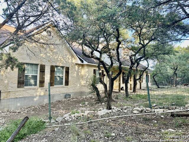 249 Lakeridge Loop - Photo 1