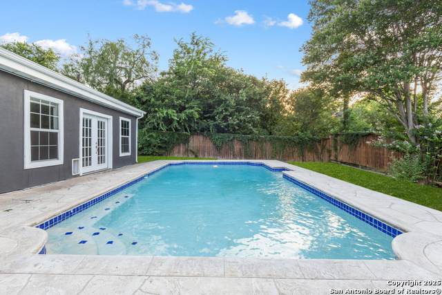 929 Morningside - Photo 1