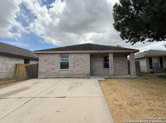 6018 Fishers Bend - Photo 1