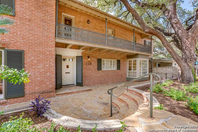 248 Summit Ave - Photo 1