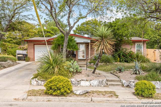 4527 Newcome - Photo 1