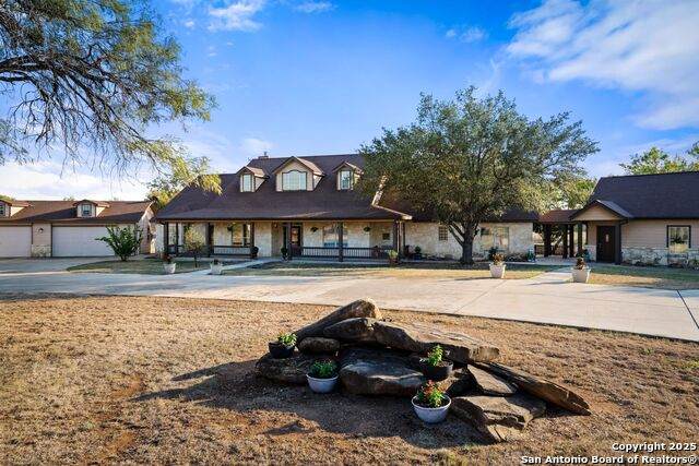 765 Loop 1604 - Photo 1