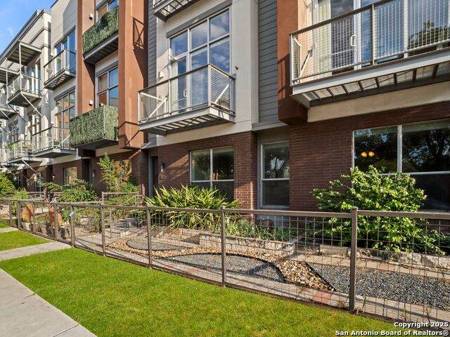 1126 Quincy - Photo 1