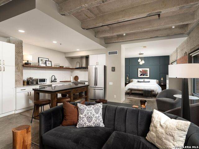 1115 Alamo - Photo 1