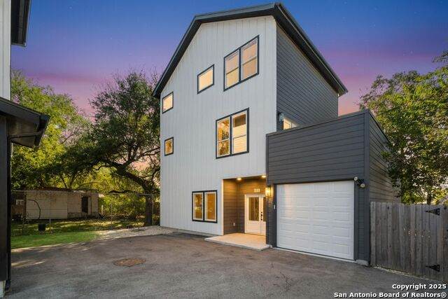 106 Bank St - Photo 1