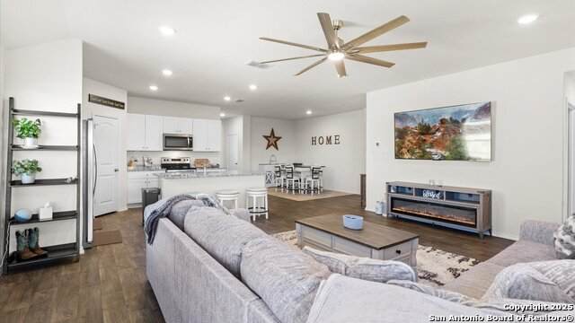 424 Chaco Loop - Photo 1