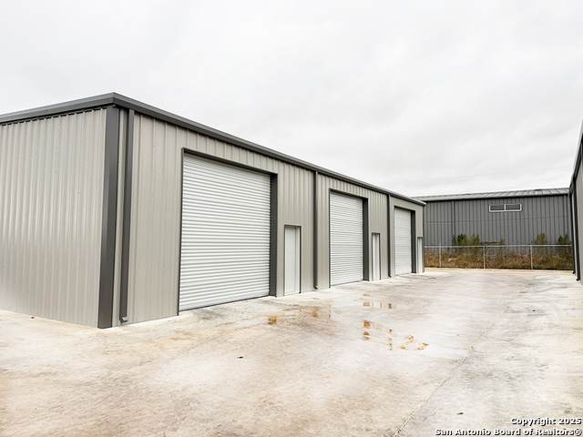 30875 IH-10 30875 IH-10 - Photo 1