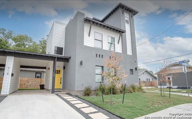 918 Olive St - Photo 1