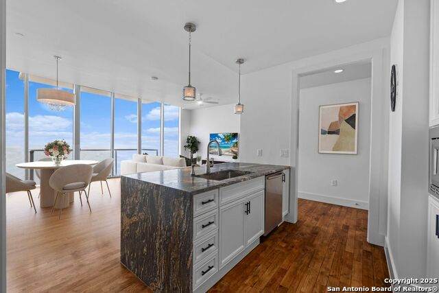 610 Market - Photo 1