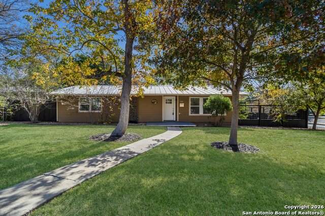 1000 Ivy Lane - Photo 1