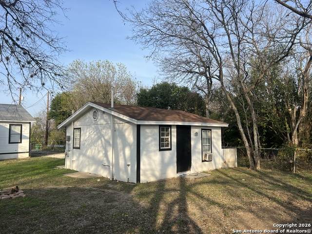 136 Hilary St - Photo 1