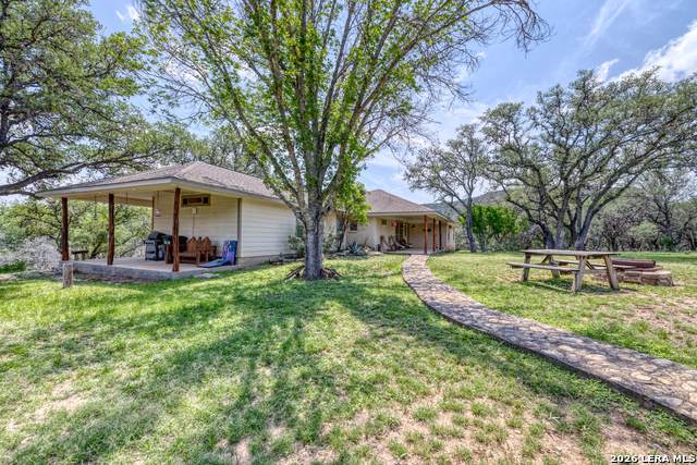 270 Robinson - Photo 1