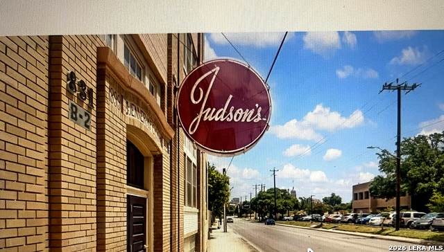 831 Flores - Photo 1