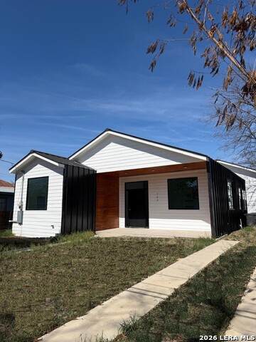 105 Forrest - Photo 1