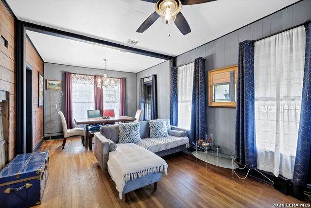 122 Hoover - Photo 1