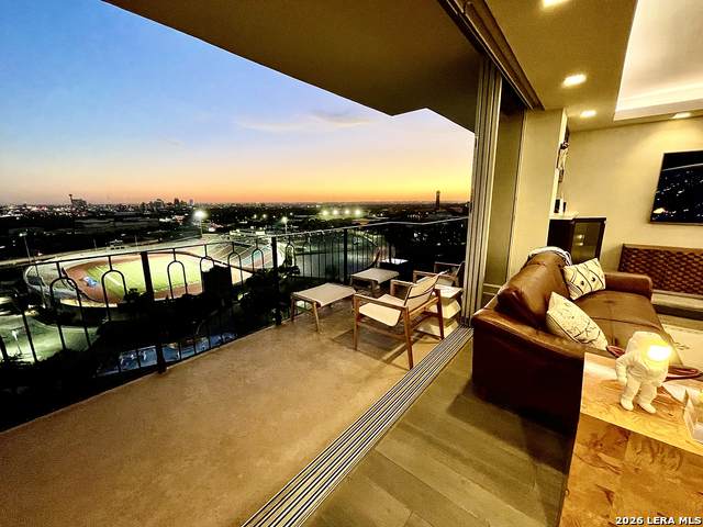 700 Hildebrand - Photo 1