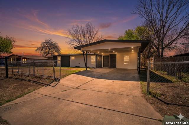 130 Kontiki Pl - Photo 1