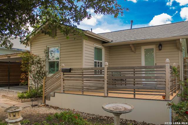 1210 Summit - Photo 1