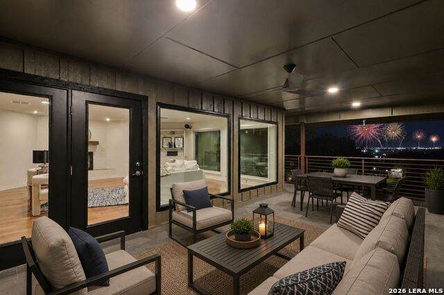 714 Starcrest - Photo 1