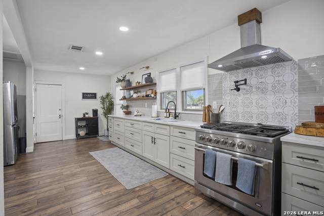138 Greenlawn - Photo 1