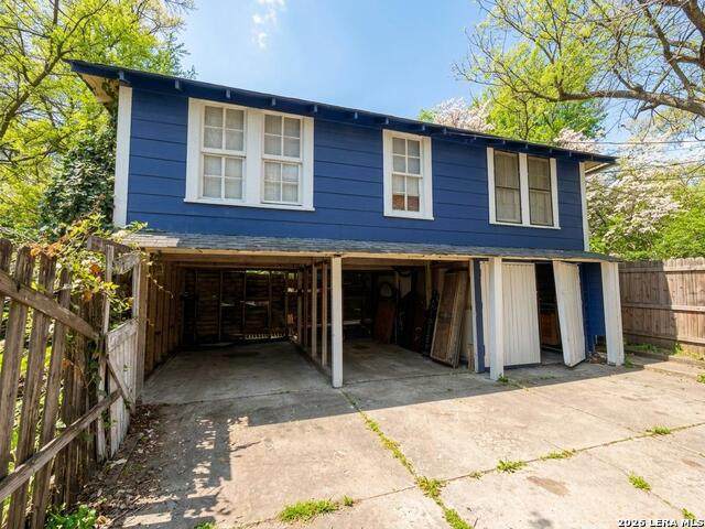 810 Magnolia - Photo 1
