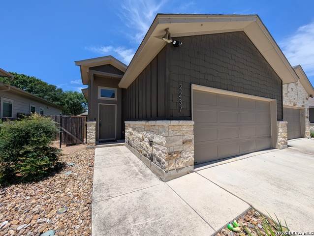 2237 Avery Vlg - Photo 1