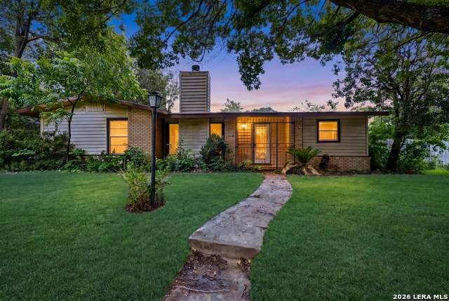 126 Chesswood - Photo 1