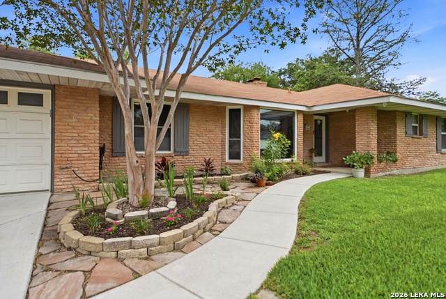 429 Driftwind Dr - Photo 1