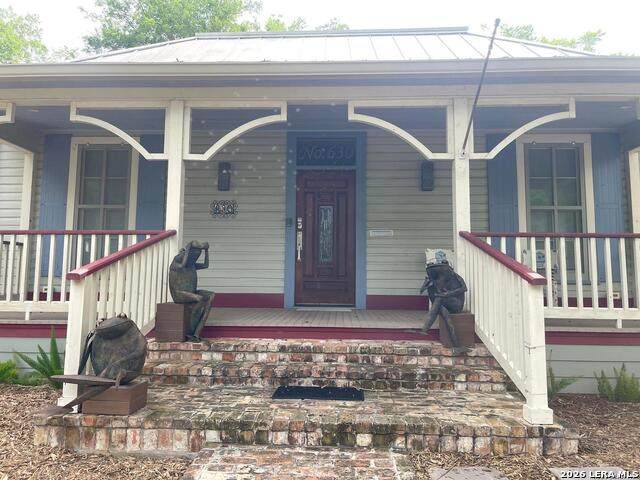 630 Guenther St - Photo 1