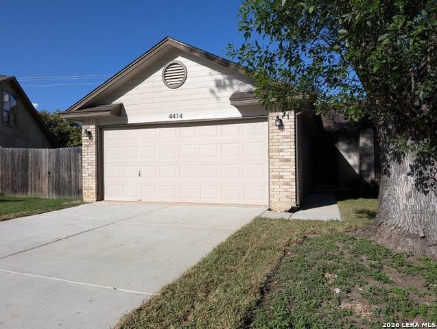 4414 Knollmanor - Photo 1