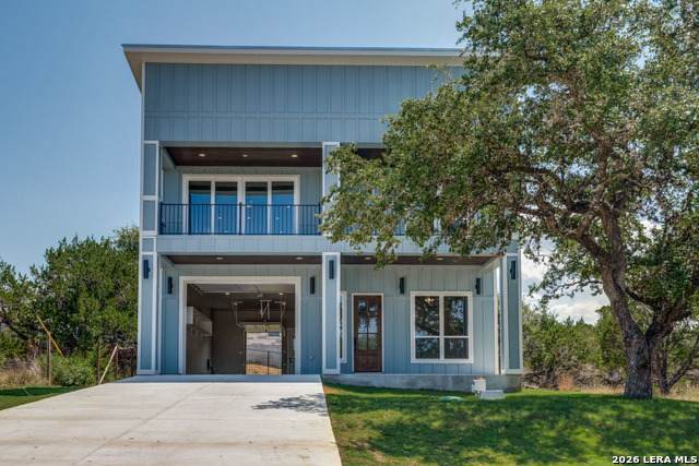 748 Riviera Dr - Photo 1