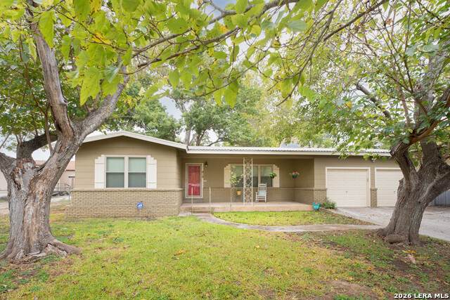 818 Mary Blvd - Photo 1