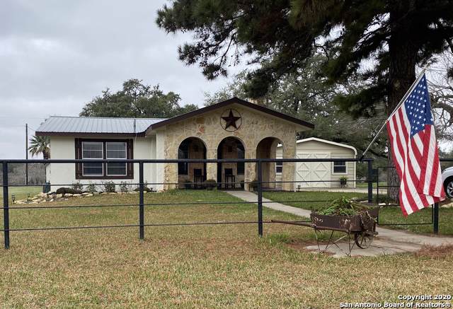 906 Thomas Rd - Photo 1