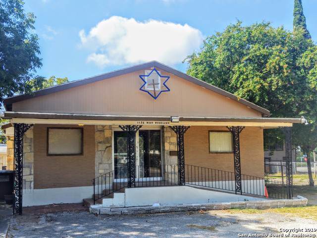 1136 Woodlawn Ave - Photo 1