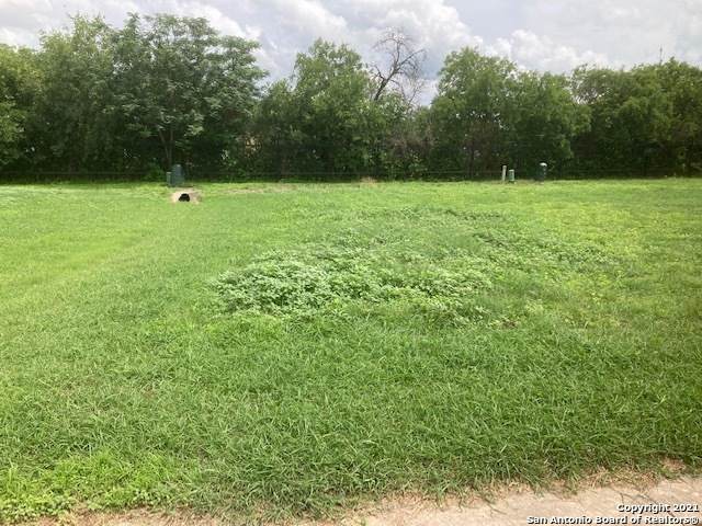 111 Sutton Place-Lot 11 - Photo 1